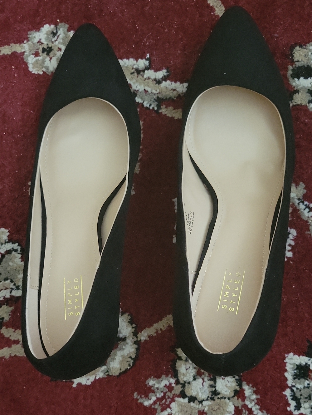 Simply Styled Black Pointed-Toe Women's Kitten Heel Shoes with Neutral Insole